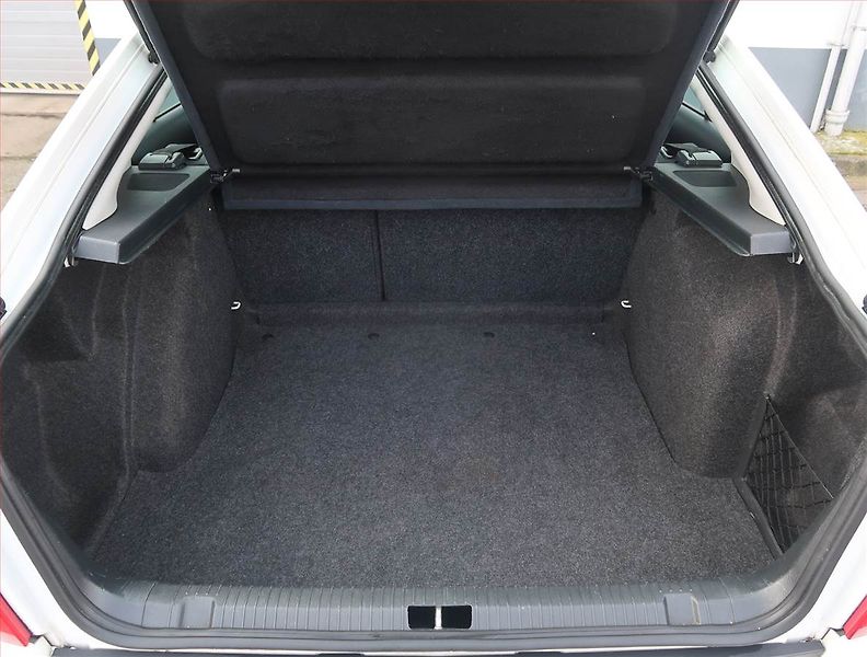 Škoda Octavia (2010) Ambiente 1.9 TDI , nová STK - fotka 13 z 16