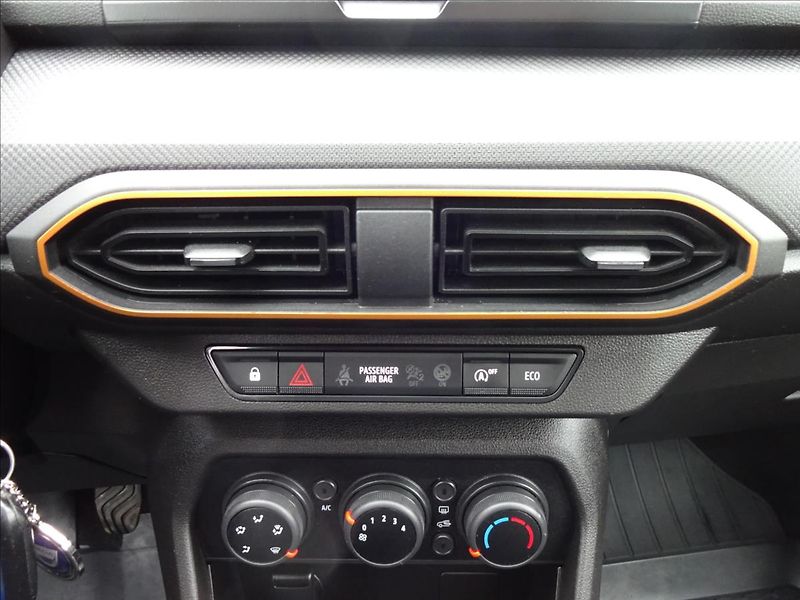 Dacia Sandero 1,0 TCe STEPWAY - fotka 34 z 46