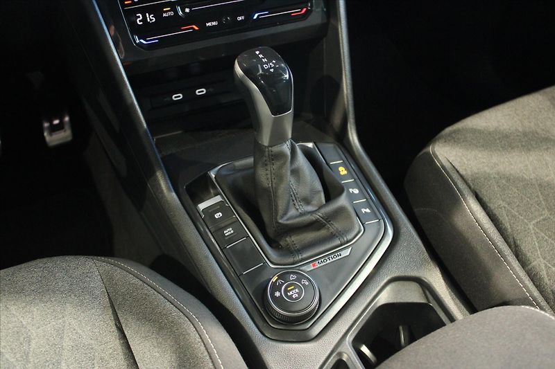 Volkswagen Tiguan TDi DSG 4MOTION IQ.Light/ACC/T - fotka 26 z 33
