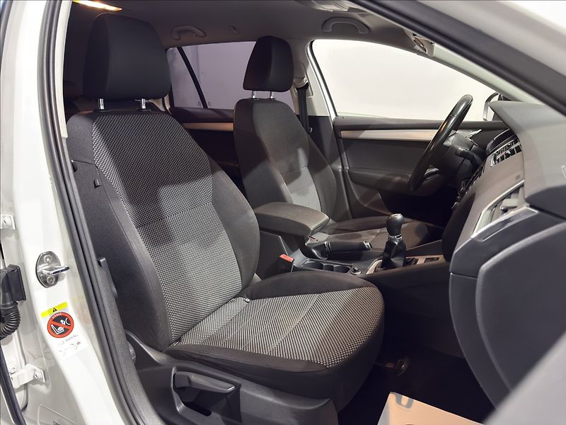 Škoda Octavia 1,4   TSI 103KW NOVÁ SPOJKA - fotka 23 z 33