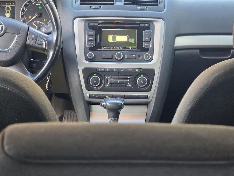 Škoda Octavia (2012) 2 face 2.0 TDi 103kw DSG, xeno - fotka 10 z 10