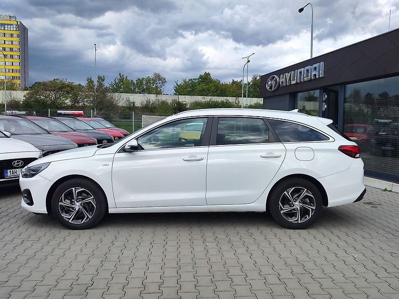 Hyundai i30 1.5 T-GDI/117kW Smart - fotka 8 z 30