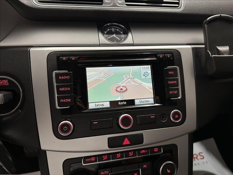Volkswagen Passat 1,6   TDI 77KW VÝHŘEV TAŽNÉ - fotka 13 z 26