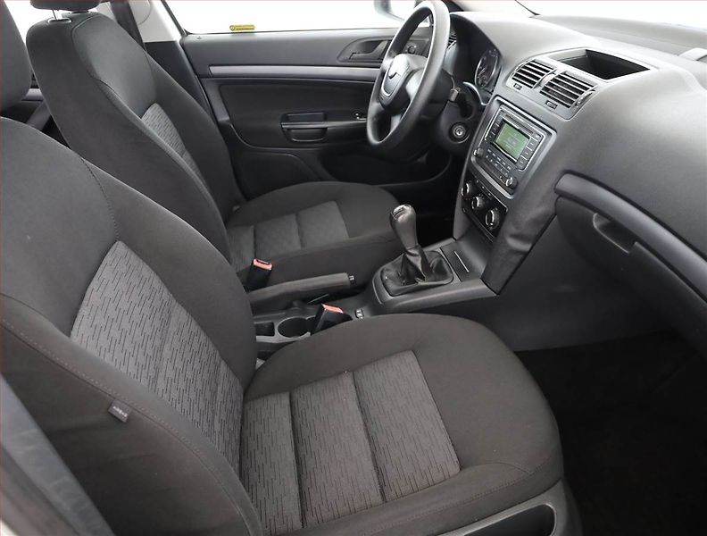Škoda Octavia (2010) 1.6, po STK, CZ doklady - fotka 7 z 16
