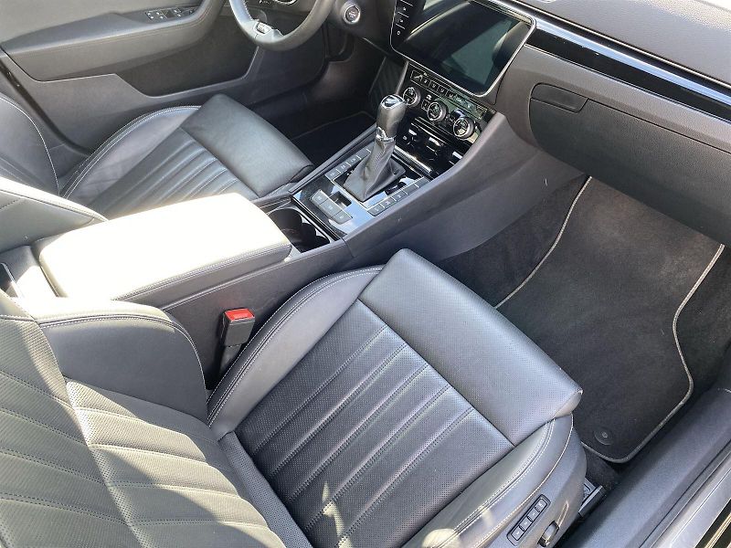 Škoda Superb (2023) Combi 2.0 TDI 4x4 DSG L&K - fotka 8 z 37