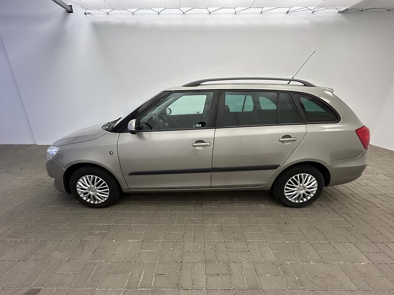 Škoda Fabia 1.2 TSI Ambiente - fotka 3 z 22