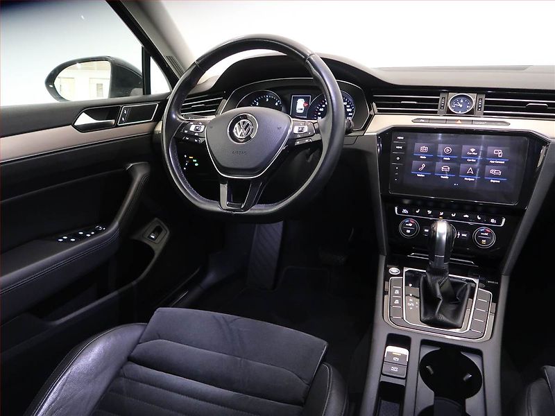 Volkswagen Passat (2018) Highline 2.0 TDI, Automat - fotka 7 z 12