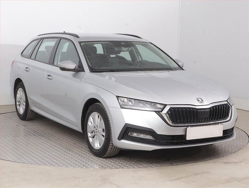 Škoda Octavia (2023) Ambition 2.0 TDI, ČR,1.maj - fotografie inzerátu