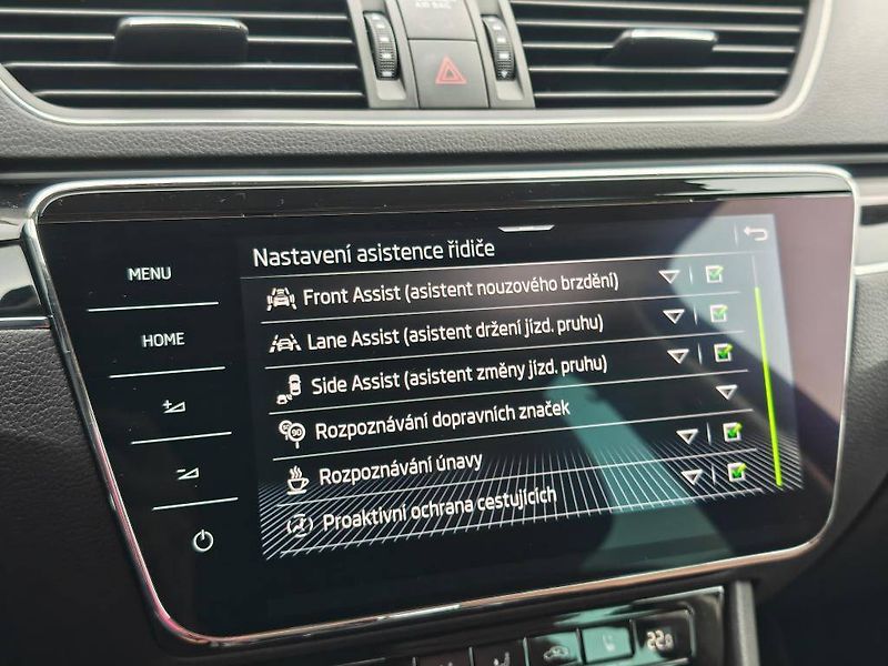 Škoda Superb L&K 7DSG 2,0TSI - fotka 19 z 26
