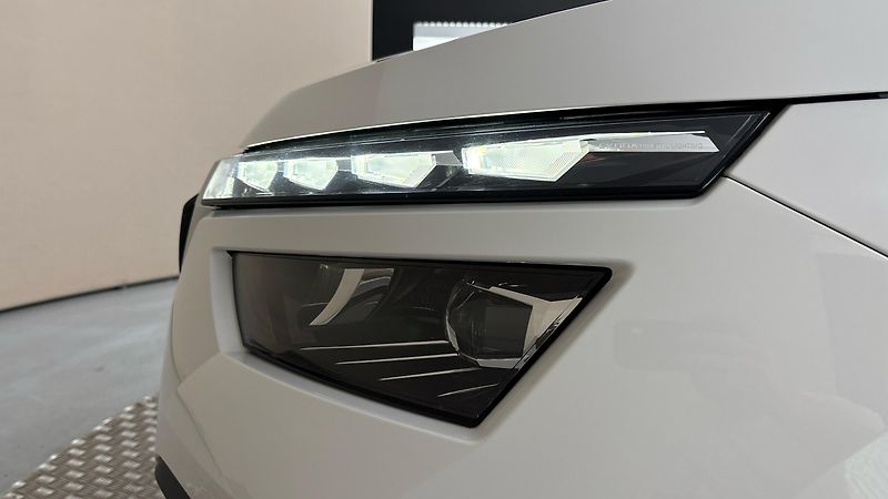 Škoda Kamiq 1.5 TSI DSG Style - fotka 18 z 25