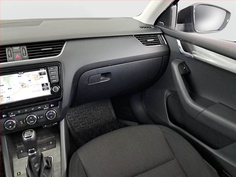 Škoda Octavia (2016) Scout 2.0 TDI, 4X4, Automat - fotka 8 z 18