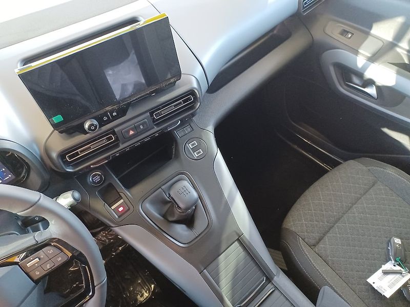 Opel Combo Elegance Plus XL 1,5CDTi MT6 - fotka 22 z 30