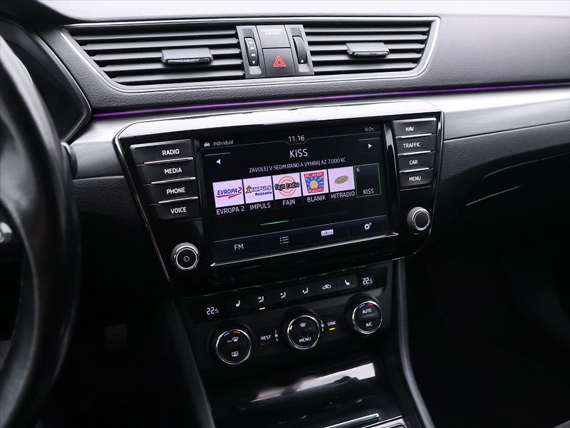 Škoda Superb 2,0 TDI 110kW Style CZ - fotka 22 z 39