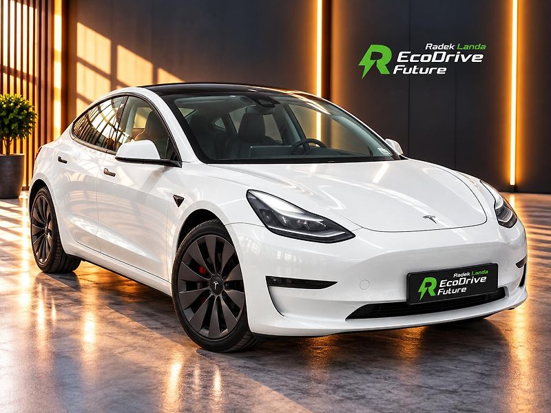 Tesla Model 3 (2022) FSD, AMD Ryzen, AWD - fotka 1 z 13