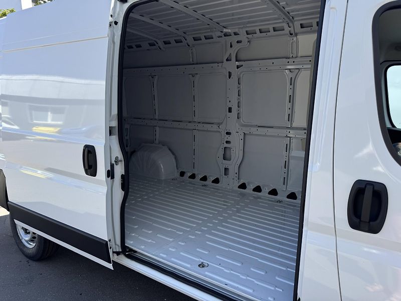 Opel Movano (2026) L3H2 3500 6°MT 2,2 CDTi - fotka 11 z 12