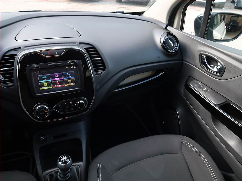 Renault Captur (2016) 1.2 TCe, Navi, Tempomat - fotka 8 z 16