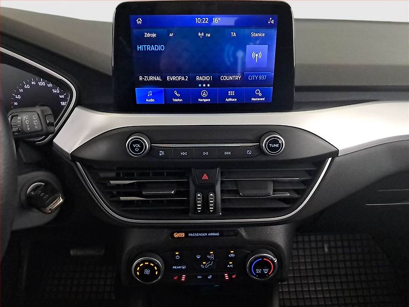 Ford Focus (2020) 1.0 EcoBoost, Automat, Navi - fotka 12 z 19