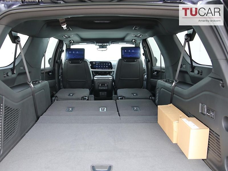 Chevrolet Suburban 6,2 V8 High Country - fotka 13 z 51