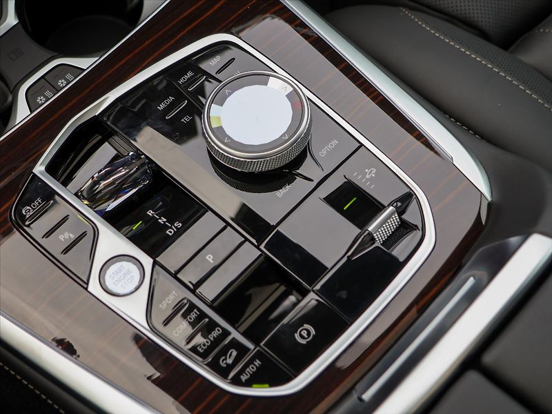 BMW X7 3,0 xDrive40d Mpacket - fotka 37 z 46