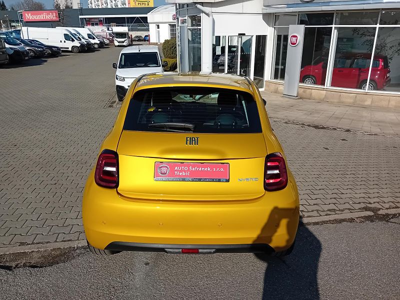 Fiat 500 (2026) BENZÍN 65k TORINO 8 ZÁR/IHNED/ - fotka 6 z 18