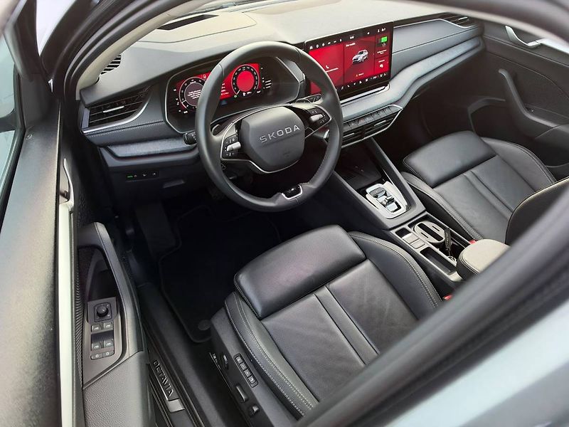 Škoda Octavia combi Exclusive Selection 1,5 - fotka 7 z 37