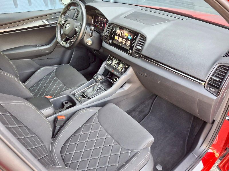 Škoda Karoq (2023) Sportline DSG 1,5TSi 110kW - fotka 13 z 35
