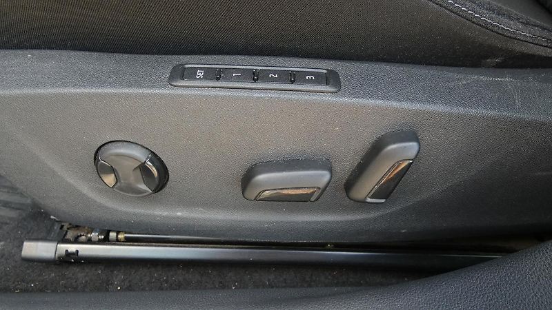 Škoda Octavia 2,0 TDI 85kW Style DSG - fotka 23 z 26