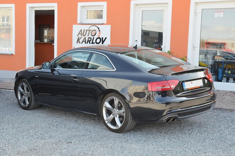 Audi A5 (2009) Coupe 2.0 TFSi 132kW S-LINE  - fotka 4 z 40