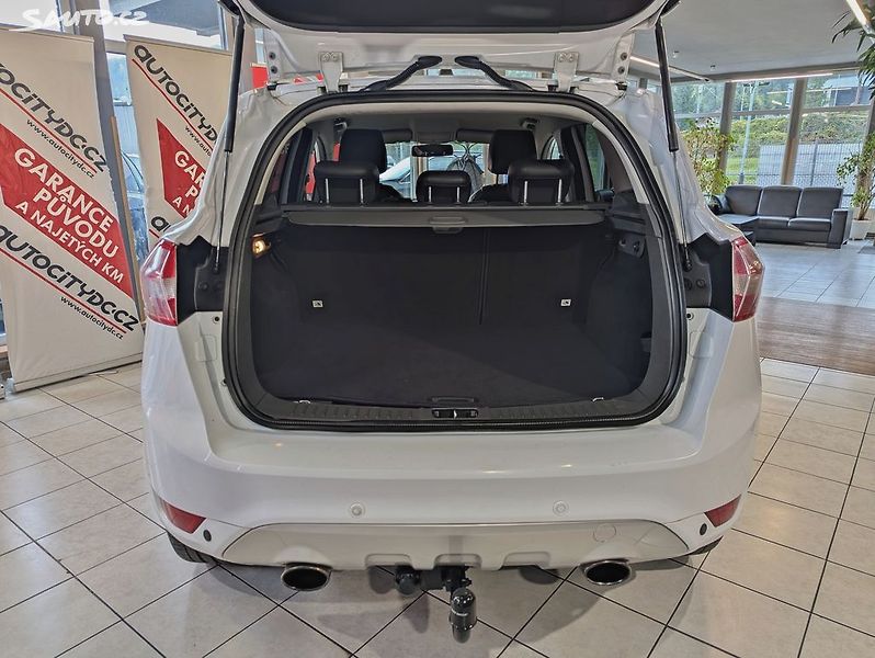 Ford Kuga 2.0 TDCi 103kW INDIVIDUAL, PDC - fotka 13 z 24