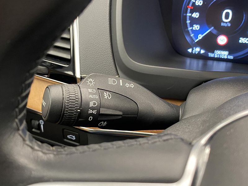Volvo XC90 B5 AWD INSCRIPION AUT CZ - fotka 22 z 54