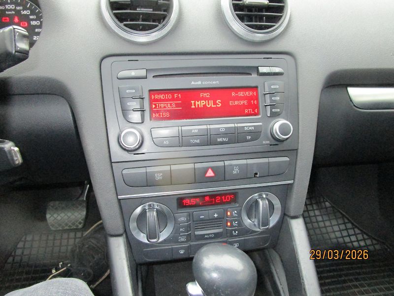 Audi A3 (2009) 2,0 TDi DSG panorama - fotka 12 z 28