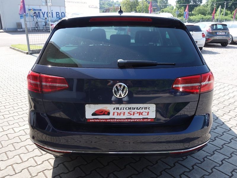 Volkswagen Passat (2015) 2.0TDI 110kW DSG HIGHLINE - fotka 7 z 50