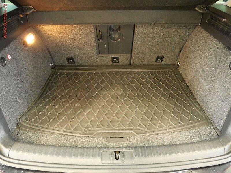 Volkswagen Tiguan (2012) 2.0TDi 4x4, DSG, navi, xenon - fotka 7 z 19