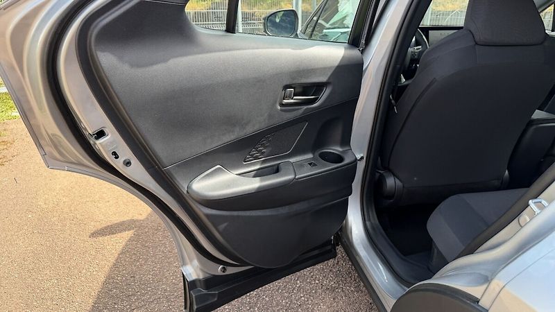 Toyota C-HR 1.8. HEV Comfort Limited EDITI - fotka 13 z 24