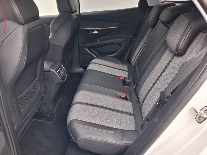 Peugeot 3008 (2017) 1.2 PT, Allure, AT, panor, TZ - fotka 10 z 17