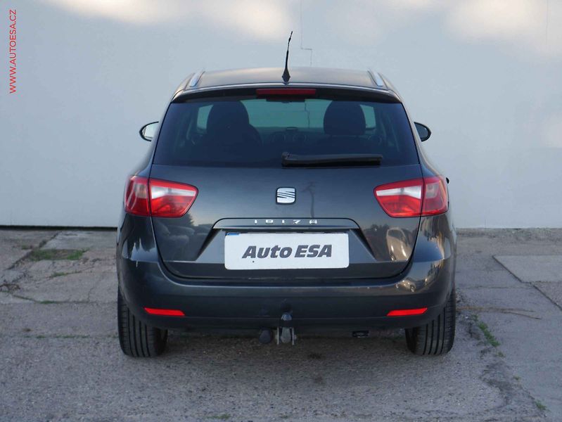 Seat Ibiza (2011) 1.6 TDi, AAC, výhř.sed. - fotka 5 z 18