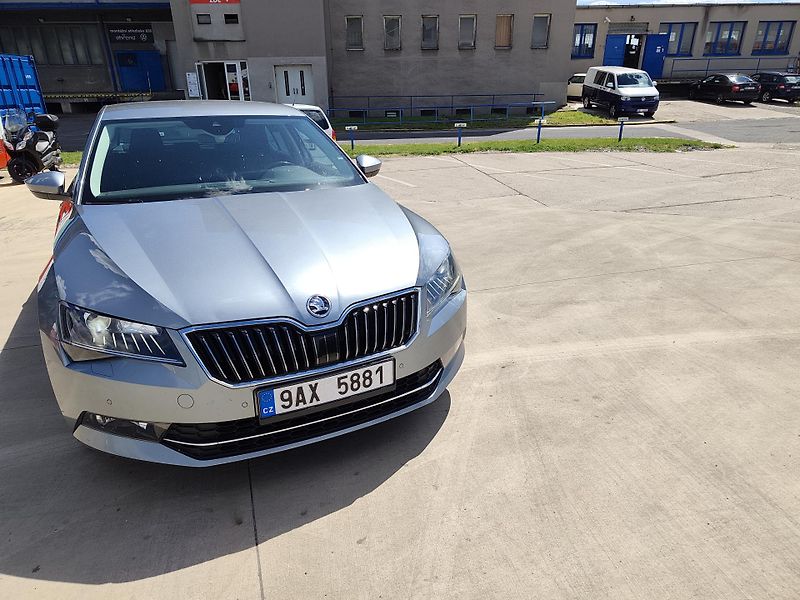 Škoda Superb (2018) Vozidlo je v perfektním stavu - fotka 3 z 18