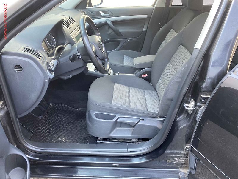 Škoda Octavia (2009) 1.4 TSi, Ambition, park.čidla - fotka 9 z 16