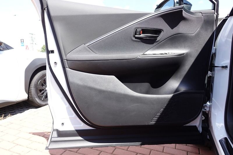 Toyota C-HR 2,0 PHEV Plug-in Style - fotka 9 z 33