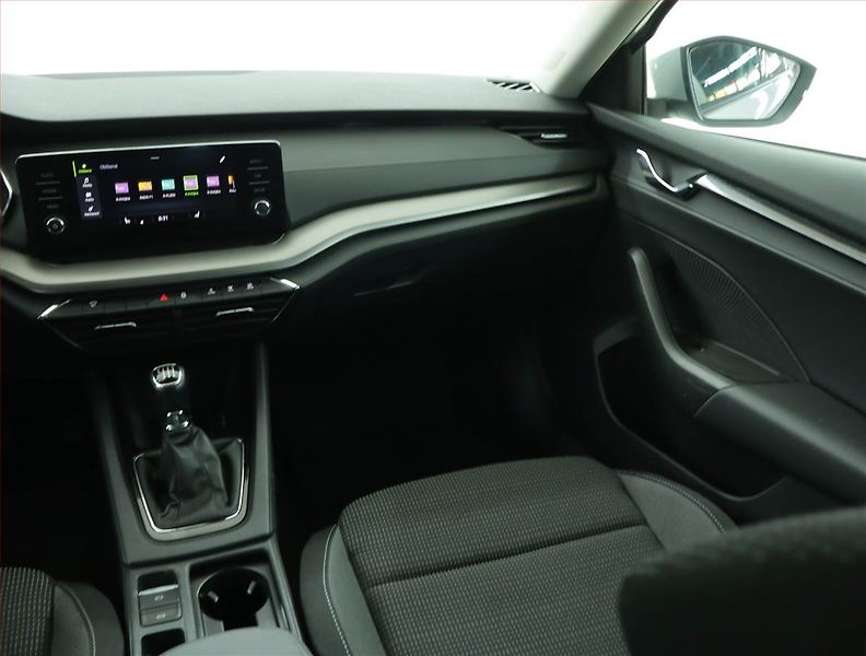 Škoda Octavia (2022) Ambition 2.0 TDI, ČR,1.maj - fotka 8 z 14