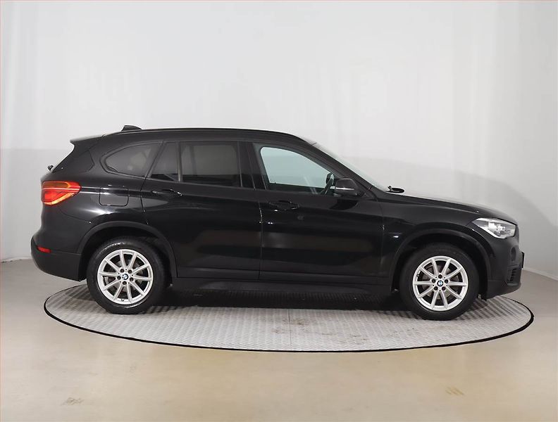 BMW X1 (2016) sDrive16d, Serv.kniha, Kůže - fotka 6 z 25