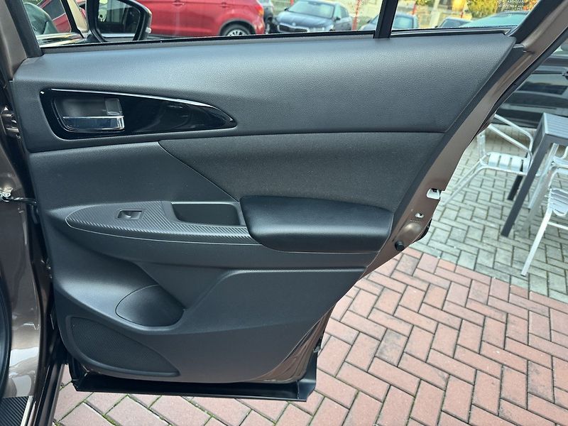 Mitsubishi Eclipse Cross (2019) 1.5 T-Mivec LED Blis Kamera - fotka 22 z 50