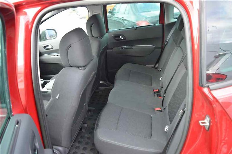 Peugeot 3008 (2014) 1,6 HDI - fotka 17 z 21
