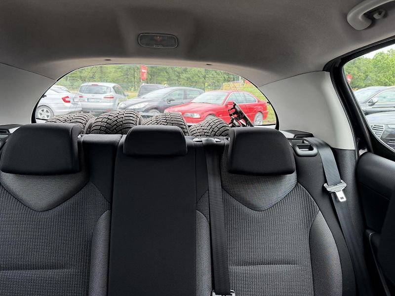 Peugeot 308 1.6 HDI - fotka 17 z 23