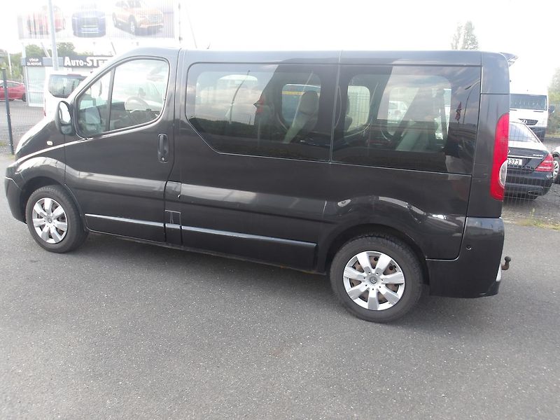 Renault Trafic 2,0DCi 8 MÍST SERVISOVANÉ !!! - fotka 11 z 30