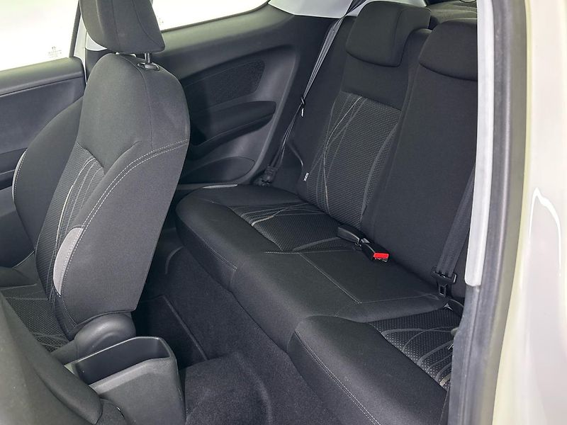 Peugeot 208 Hatchback 208 - fotka 8 z 25