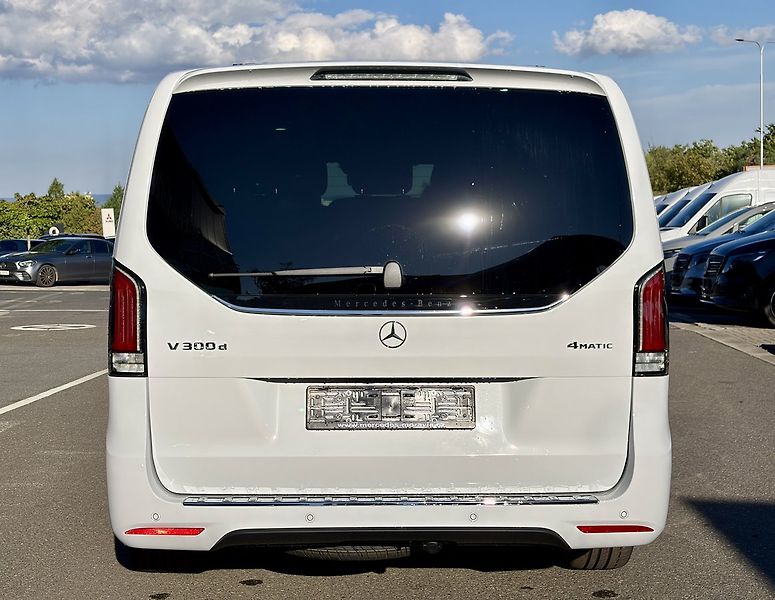 Mercedes-Benz Třídy V (2026) 300d EXCLUSIVE AMG 4M L AIR - fotka 6 z 34