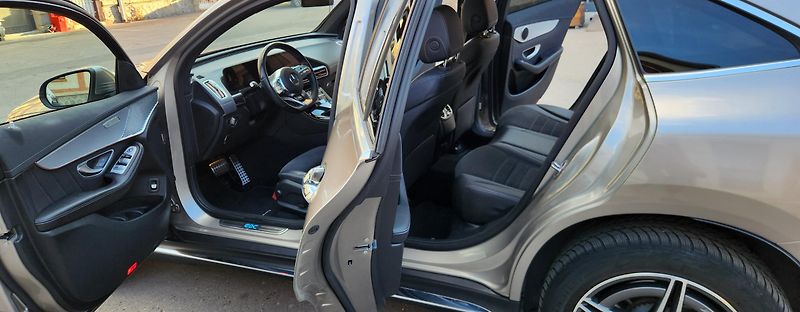 Mercedes-Benz EQC (2022) 400 4M AMG SOH 94,5% 85kWh - fotka 9 z 50