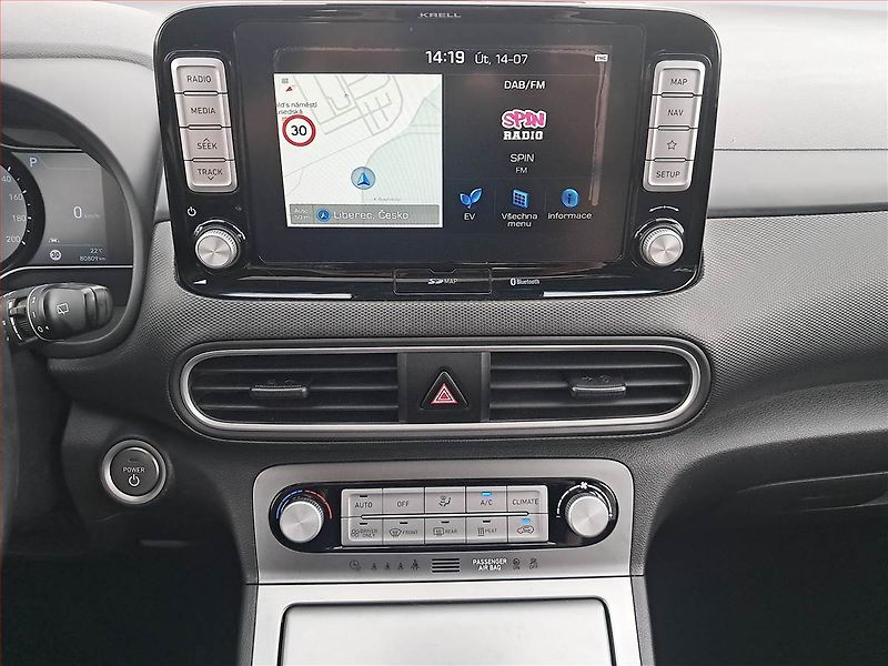 Hyundai Kona (2019) Electric 64 kWh, SoH 96% - fotka 12 z 21