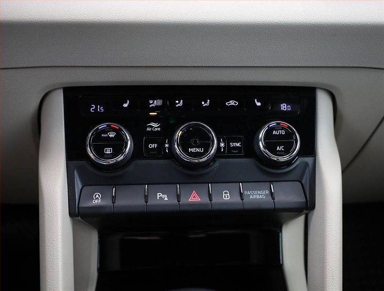 Škoda Karoq (2020) Style 1.6 TDI - fotka 12 z 20
